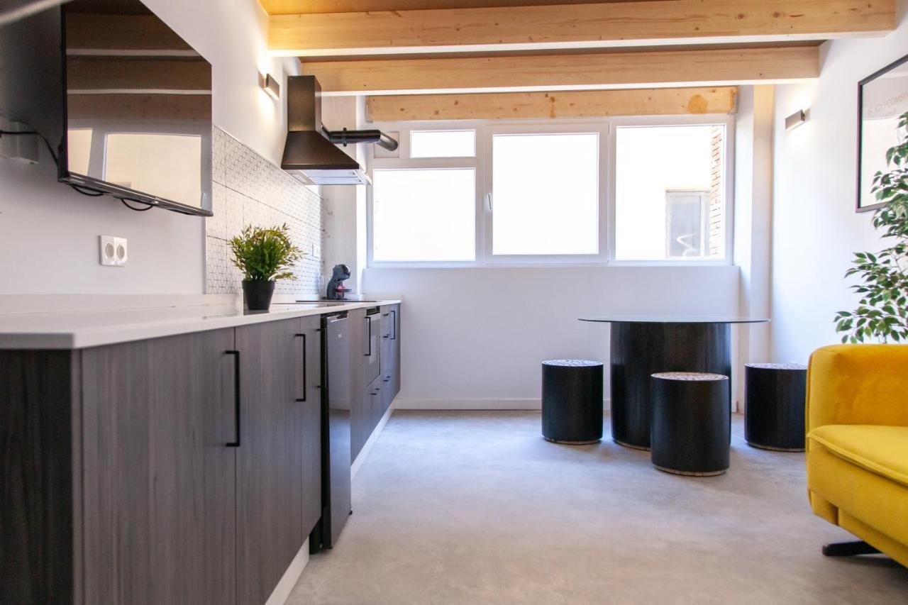 Apartamentos Bocairenthomes, En Pleno Centro De Bocairent, Con Pequena Piscina Y Parking Privado Eksteriør billede