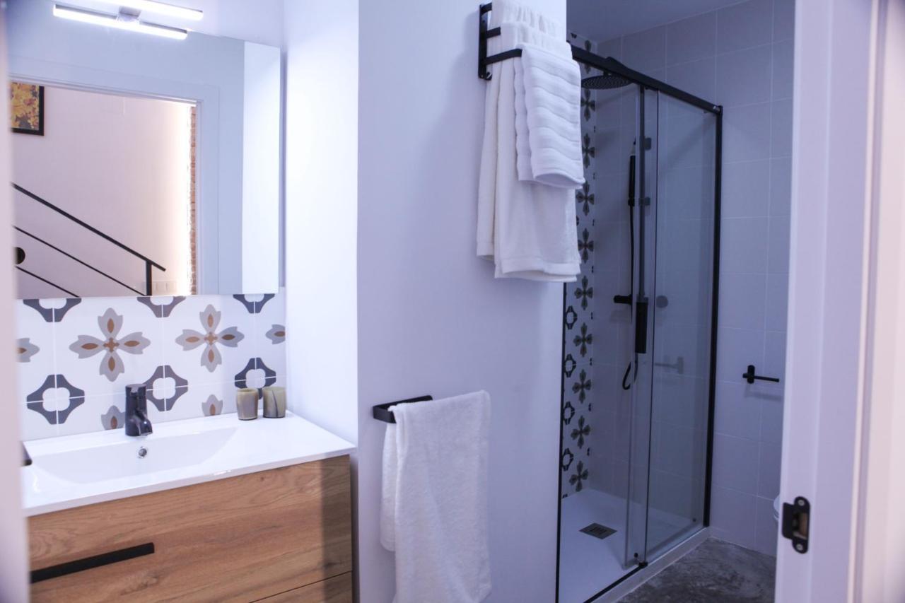 Apartamentos Bocairenthomes, En Pleno Centro De Bocairent, Con Pequena Piscina Y Parking Privado Eksteriør billede